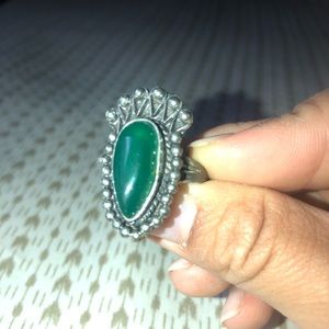 Vintage emerald green ring